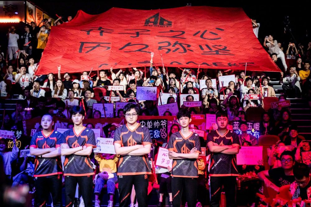 她就在全国