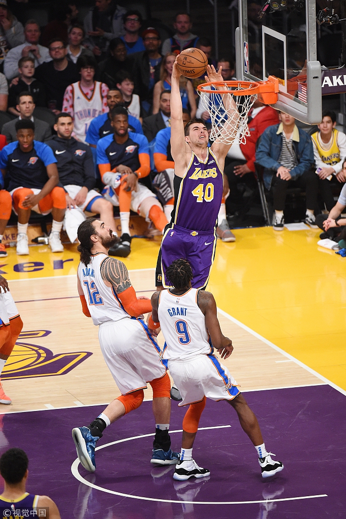 苏宁球员冲 苏宁球员冲