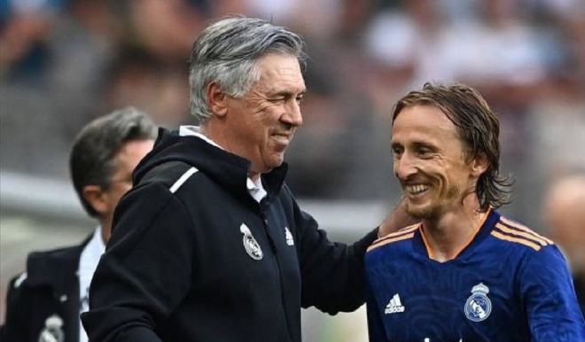 均属于中超 均属于中超